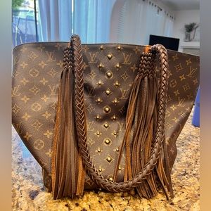 Louis Vuitton Shoulder Bag